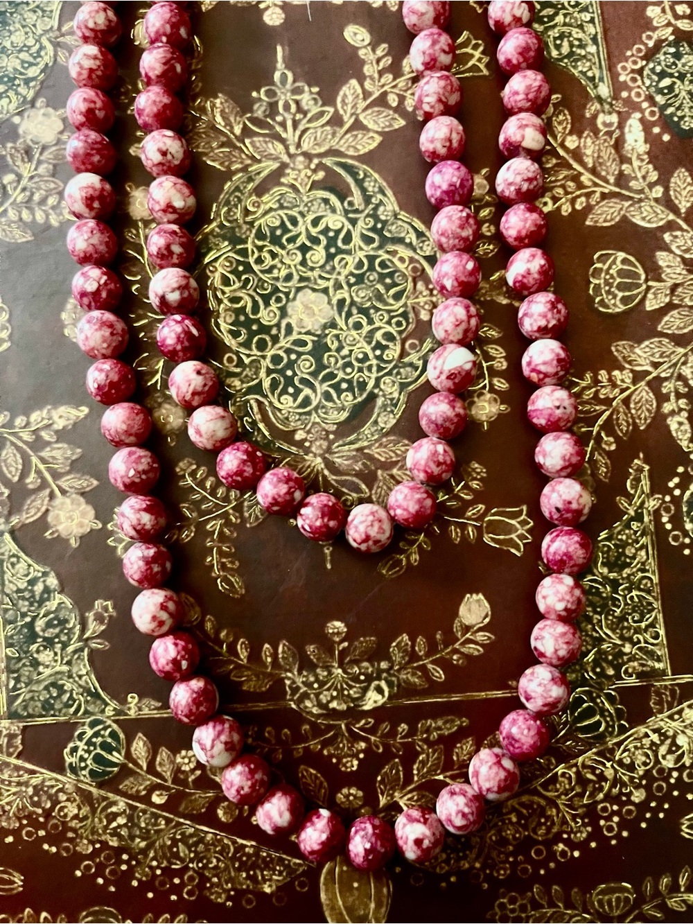 Vintage Pink Marbled Stone Bead Necklace 35” Long 8mm Beads No Clasp Statement - Picture 4 of 5